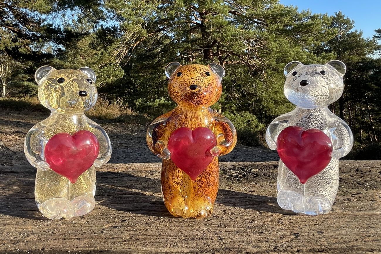Art Glass Bear with ruby heart