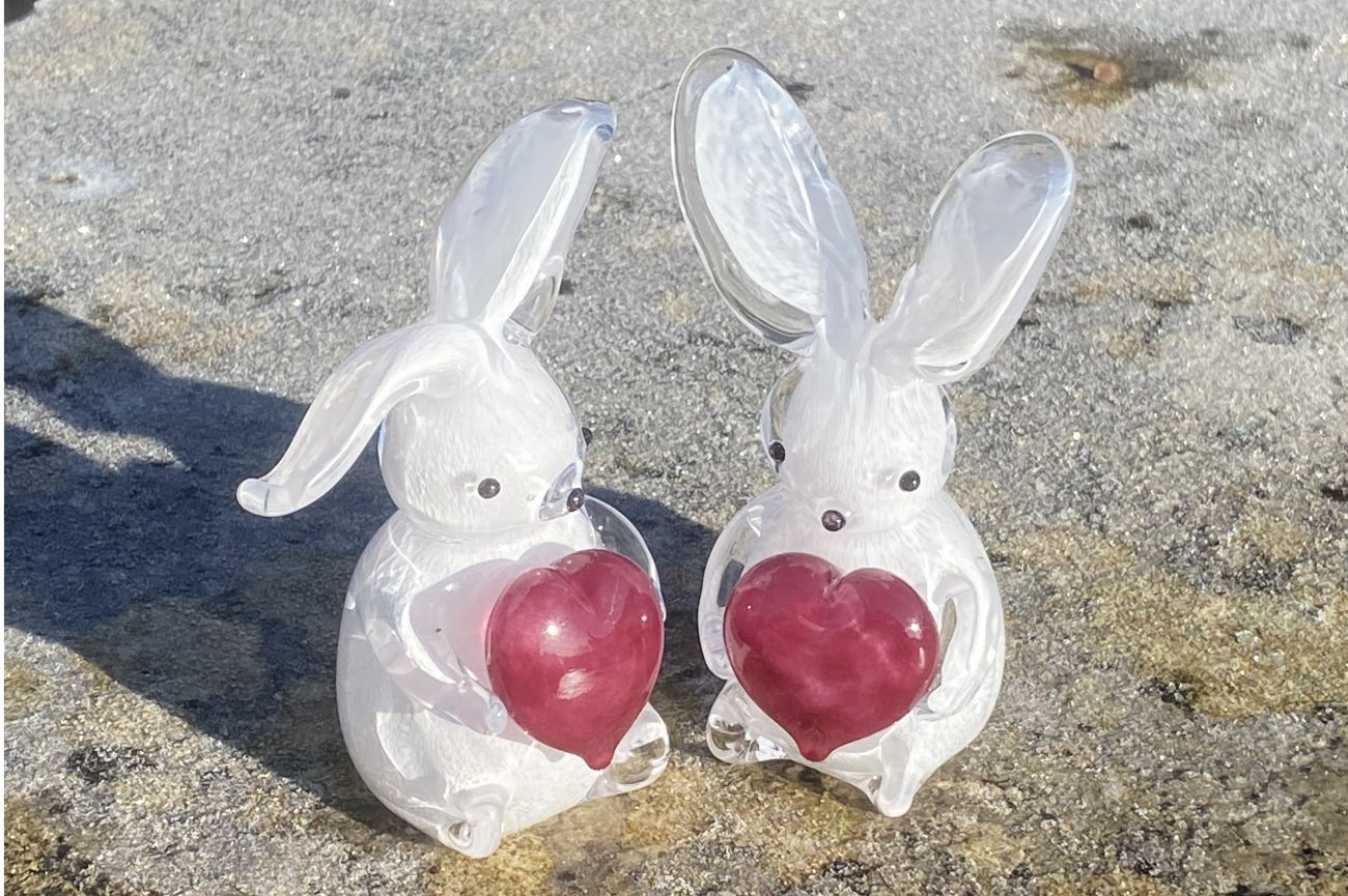 Art Glass Bunny Rabbit with Ruby Heart
